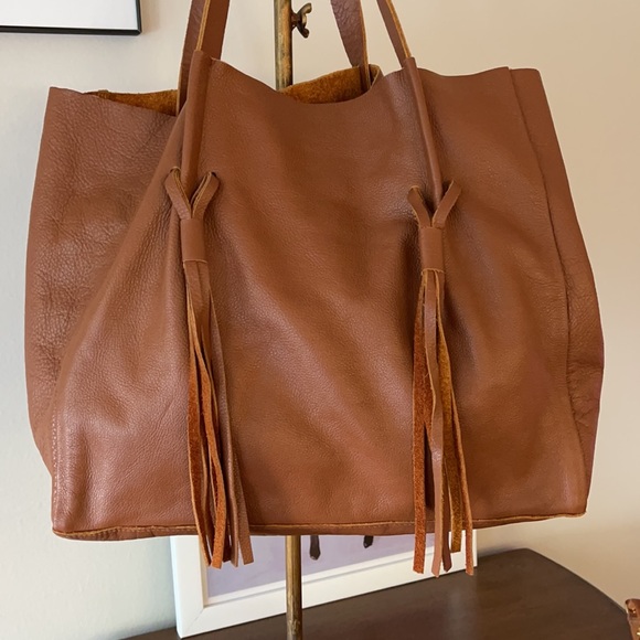 B-Low the Belt Tote Like New! Made in the USA! - Picture 1 of 10